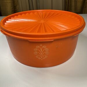 Tupperware Servalier Orange 9” Sunburst Bowl with Lid Vintage 1970s Retro